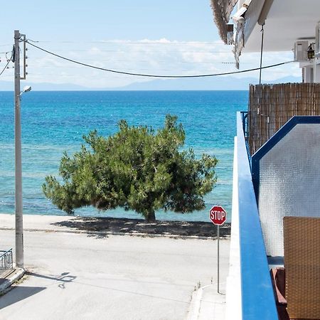 Seafront 2 Bedrooms Apartment เนอาอิรากลีอา ภายนอก รูปภาพ
